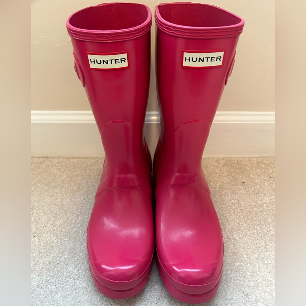 BRAND NEW HUNTER BOOTS!!! Pink, Size 8